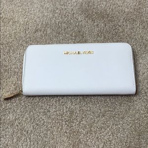 MICHAEL KORS LEATHER WALLET ✨